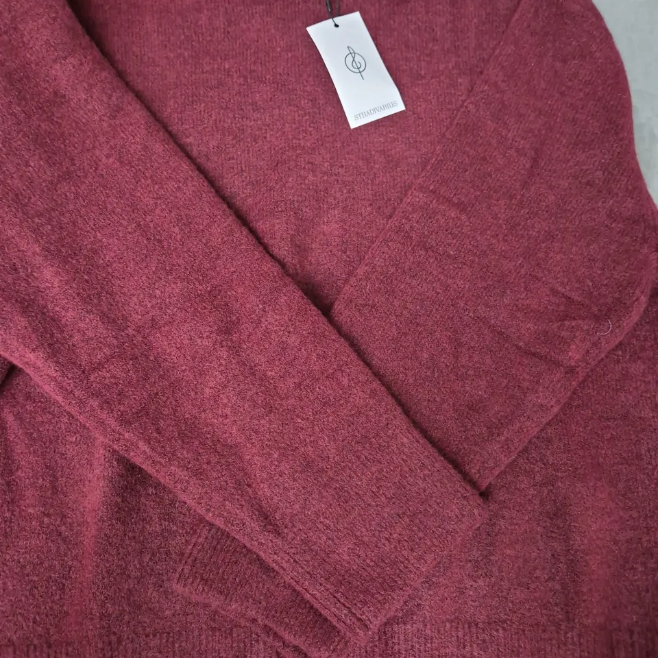 STRADIVARIUS LONG SLEEVE TOP IN BURGUNDY SIZE SMALL