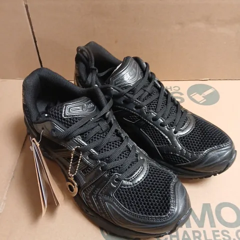 ASICS RUNNING SHOES – BLACK, UK 8.5