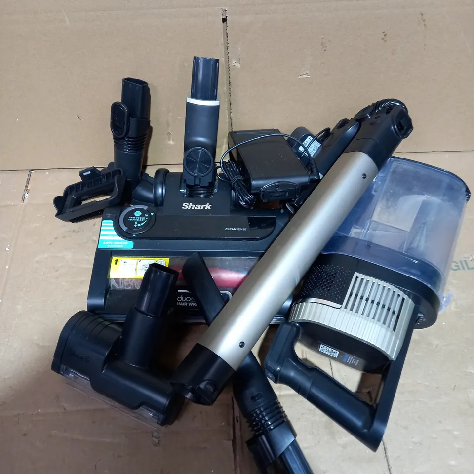 SHARK CORDLESS STICK VACUUM CLEANER PET PRO MODEL