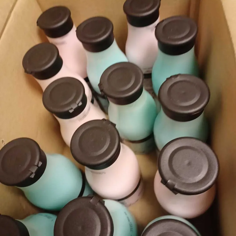 LOT OF APPROX 14 X 250ML ASSORTED AQUOLINA BATH FOAMS AND SHOWER MILKS TO INCLUDE WILD STRAWBERRY & ICING SUGAR 