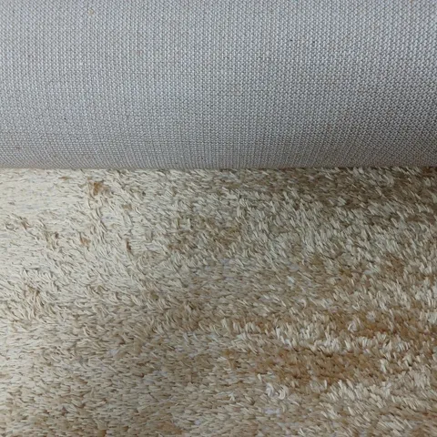 COZEE HOME TEXTURED SHAGGY RUG IN HONEY