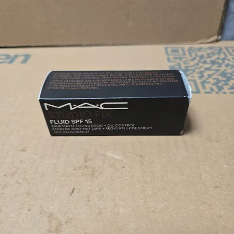 MAC STUDIO FIX FLUID SPF 15 24HR MATTE FOUNDATION 30ML BOXED