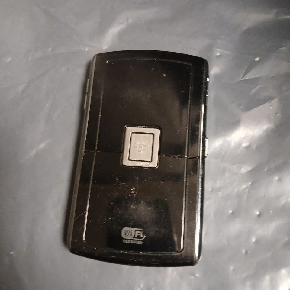 BLACKBERRY SMARTPHONE WITH QWERTY KEYBOARD 