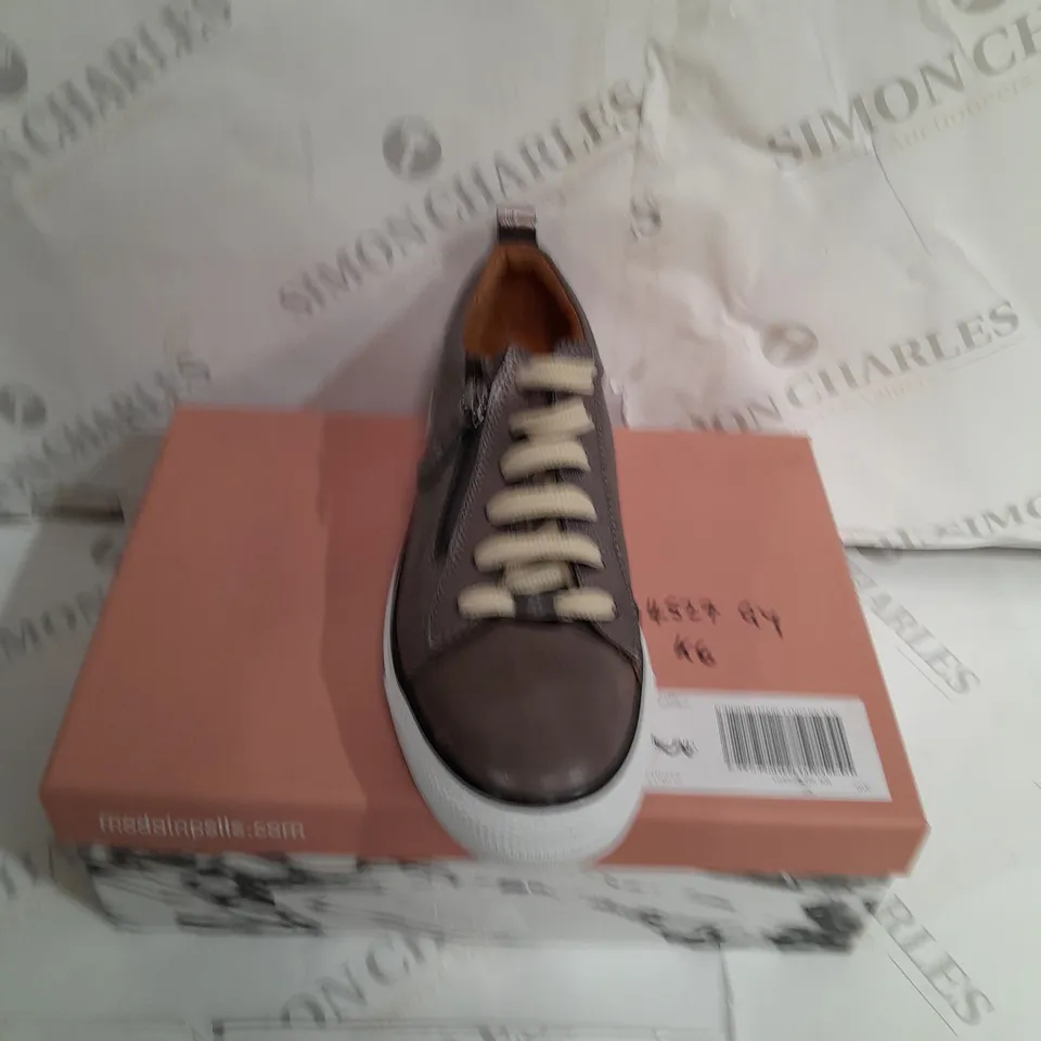 PAIR OF MODA IN PELLE FILICIA TRAINERS IN TAUPE - SIZE 6