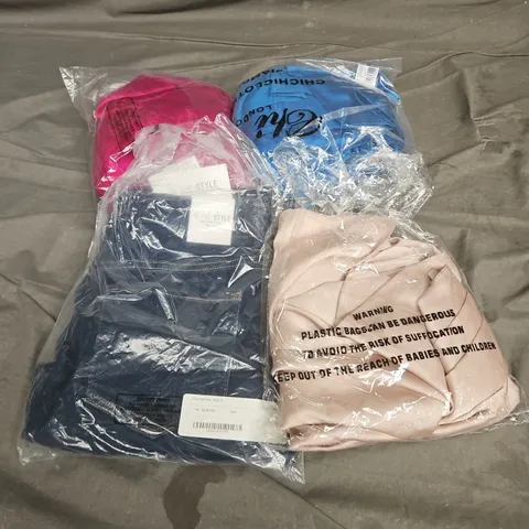 APPROXIMATELY 20 ASSORTED CLOTHING ITEMS IN VARIOUS STYLES AND SIZES 