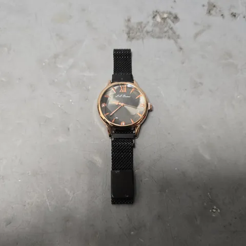 LADIES LA BANUS WATCH – 12 HOUR CLOCK - METAL STRAP WITH MAGNETIC CLASP