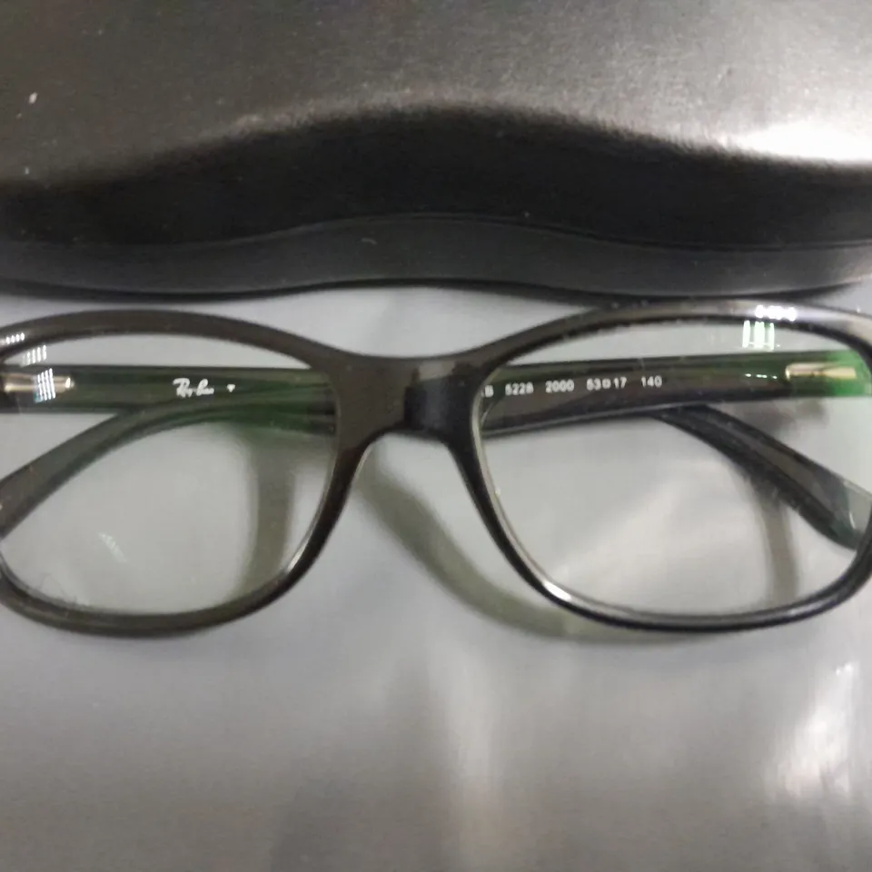 PAIR OF RAY BAN BLACK GLASSES IN CASE