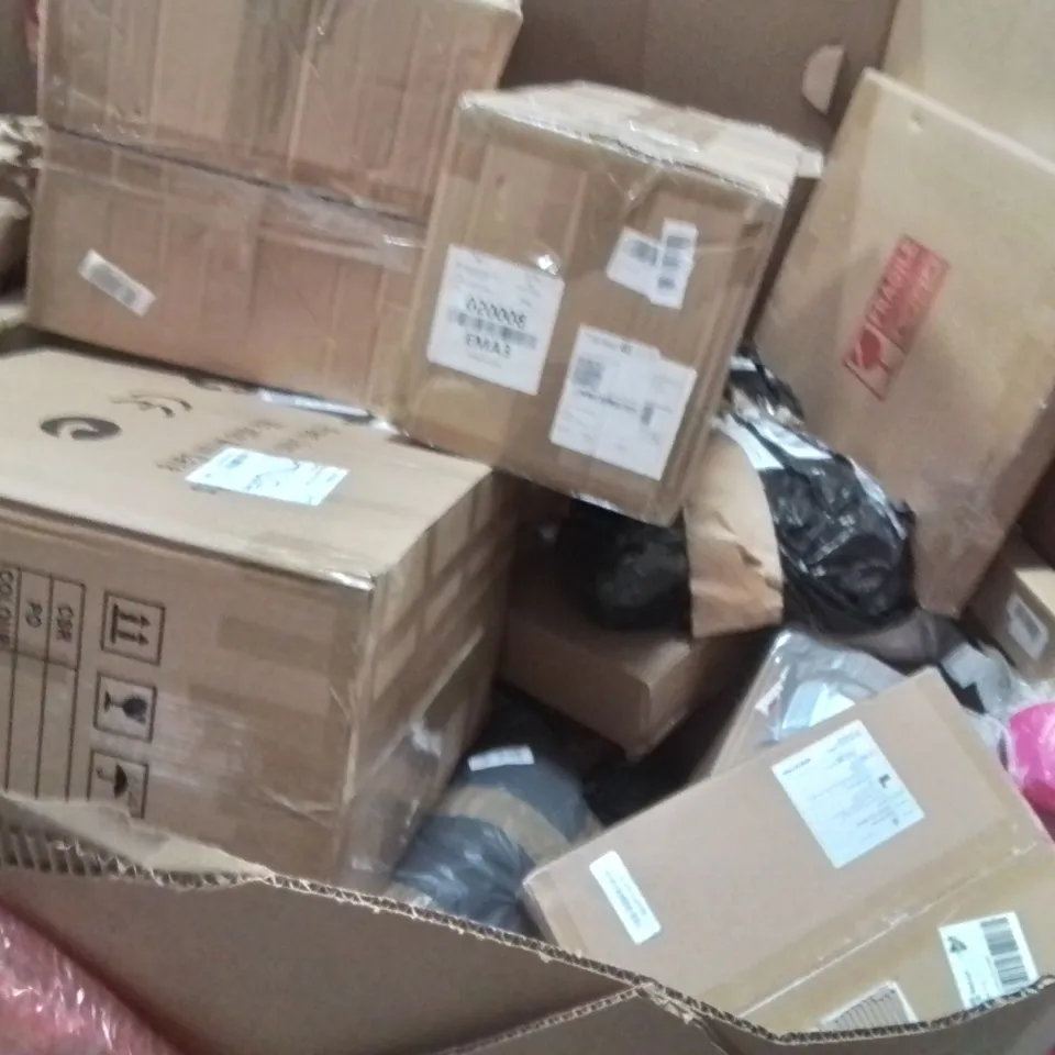 PALLET OF ASSORTED HOUSEHOLD GOODS AND PRODUCTS TO INCLUDE;TENNIS RACKETS,UMBRELLA,PET TOYS BOX
