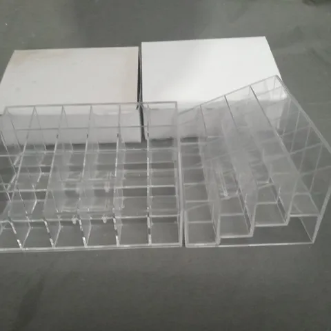LOT OF APPROXIMATELY 45 CLEAR PLASTIC STORAGE/DISPLAY BOXES - EACH APPROX 15X10X8CM