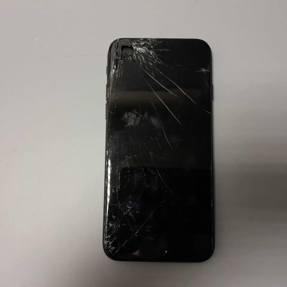 APPLE IPHONE 7 (A1778) SMARTPHONE