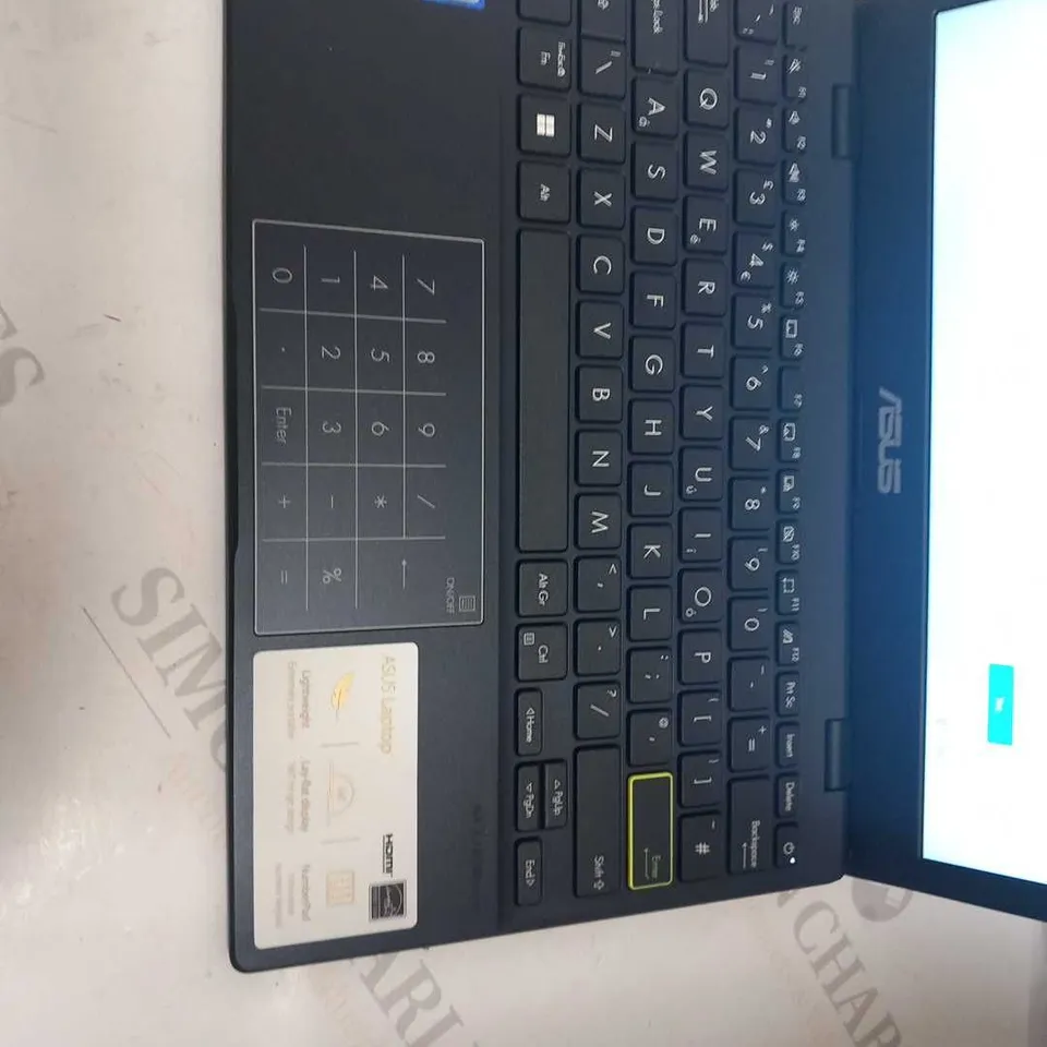 ASUS E210M LAPTOP LIGHTWEIGHT 