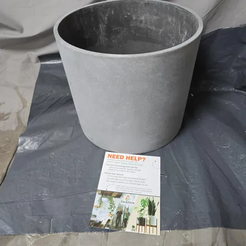 FOX AND FERN GREY PLANT POT BOXED