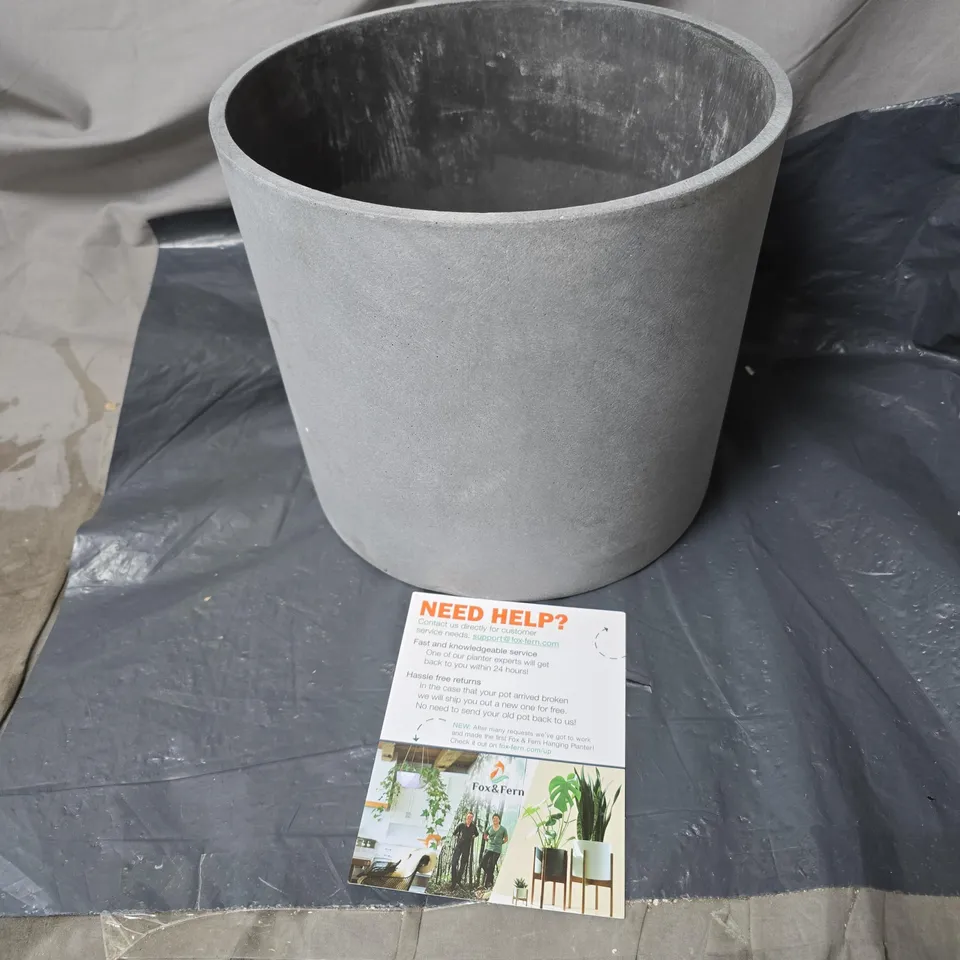 FOX AND FERN GREY PLANT POT BOXED