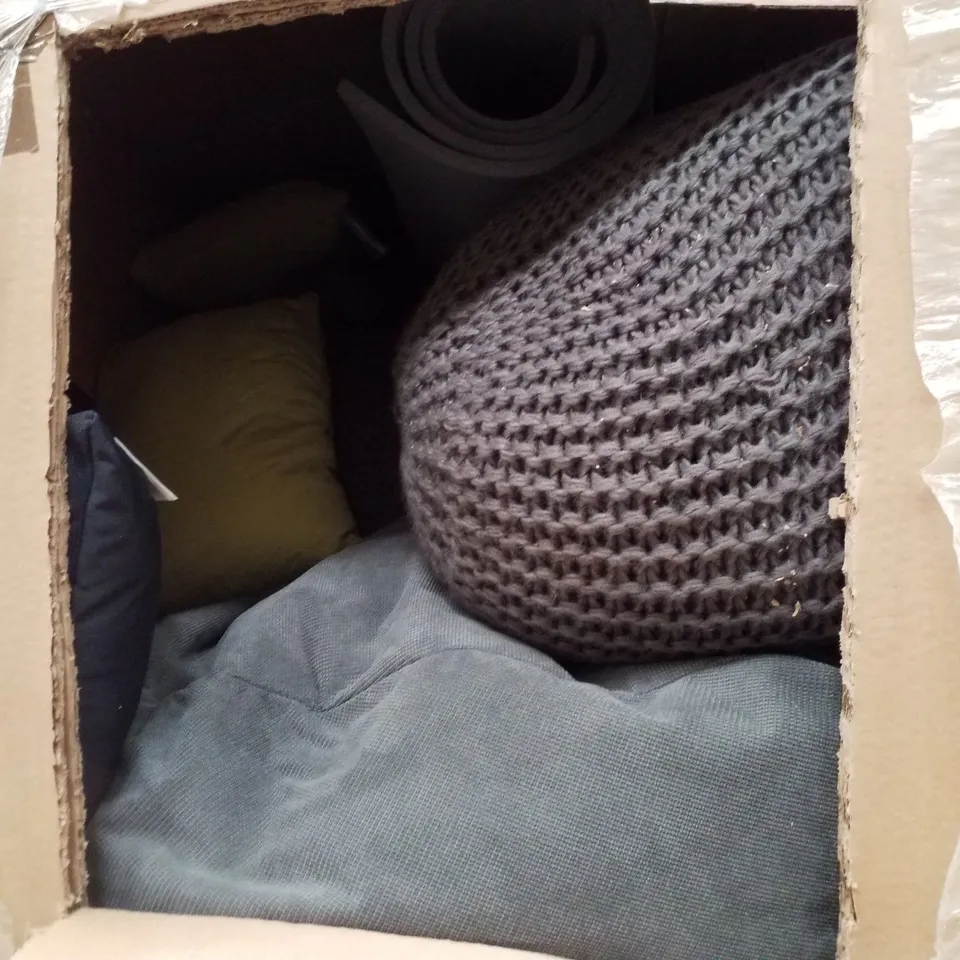 PALLET CONTAINING ASSORTED BEAN BAGS, PILLOWS & ACUPRESSURE MAT