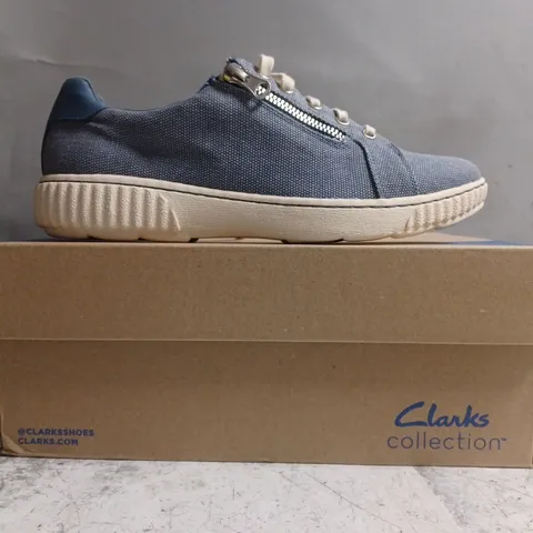 BOXED PAIR OF CLARKS CAROLINE ECHO SHOES IN DENIM SIZE UK 6.5