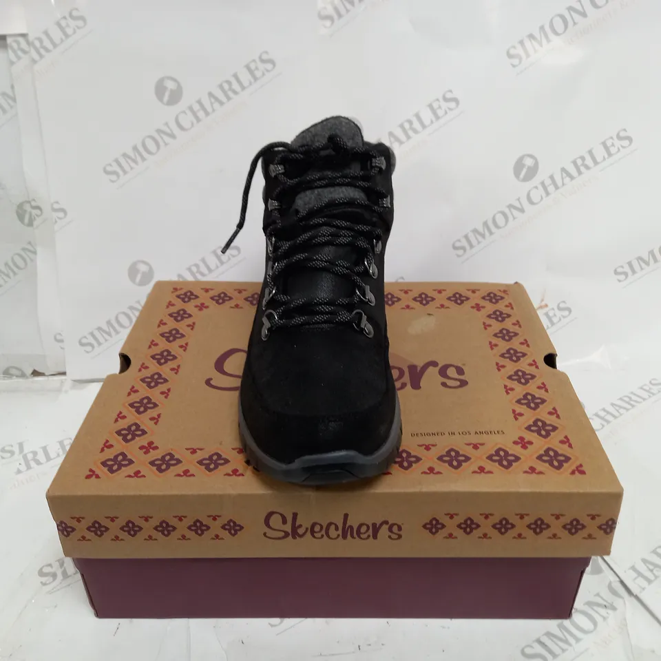 SKECHERS WARM ANKLE BOOTS SIZE 6