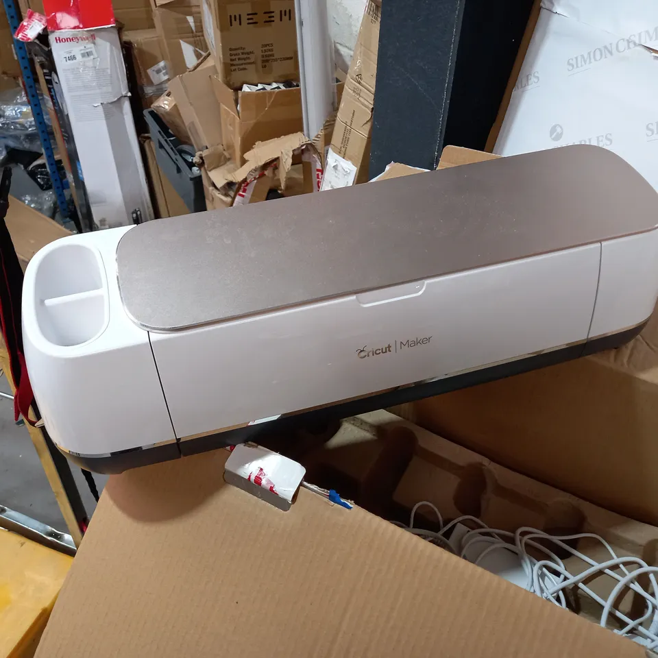 CRICUT MAKER SMART CUTTING MACHINE