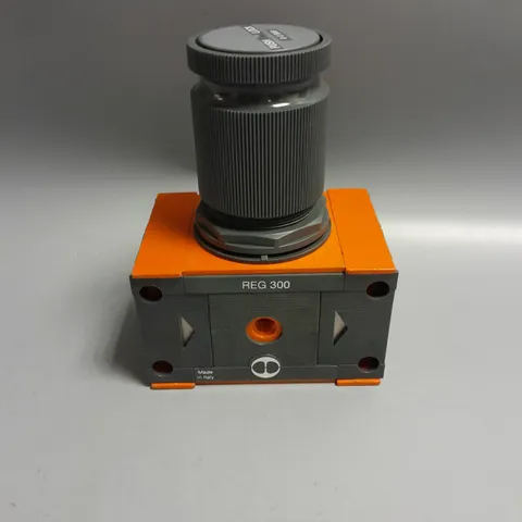 BOXED SKILLAIR REG 300 METAL WORK PNEUMATIC AIR PRESSURE REGULATOR 0-8 BAR