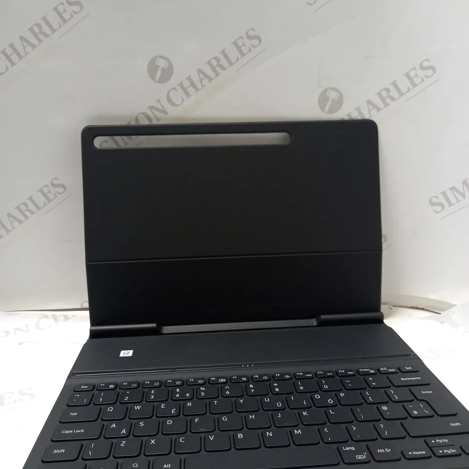 SAMSUNG GALAXY TAB S7+ / TAB S7 FE BOOKCOVER KEYBOARD