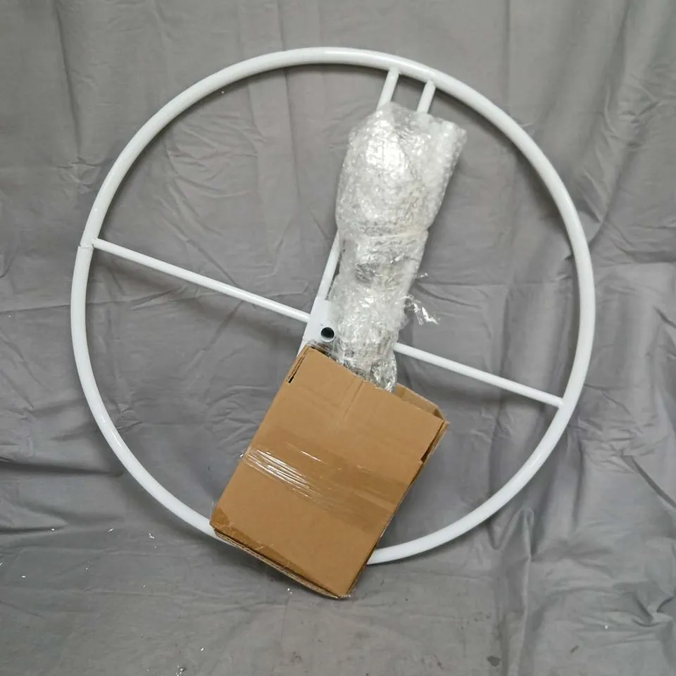 6FT WHITE WATERFALL LED INDOOR/OUTDOOR LIGHT – CIRCULAR FRAME (BOXED)