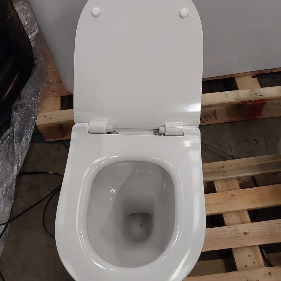DESIGNER TOILET BASIN WITH SEAT 