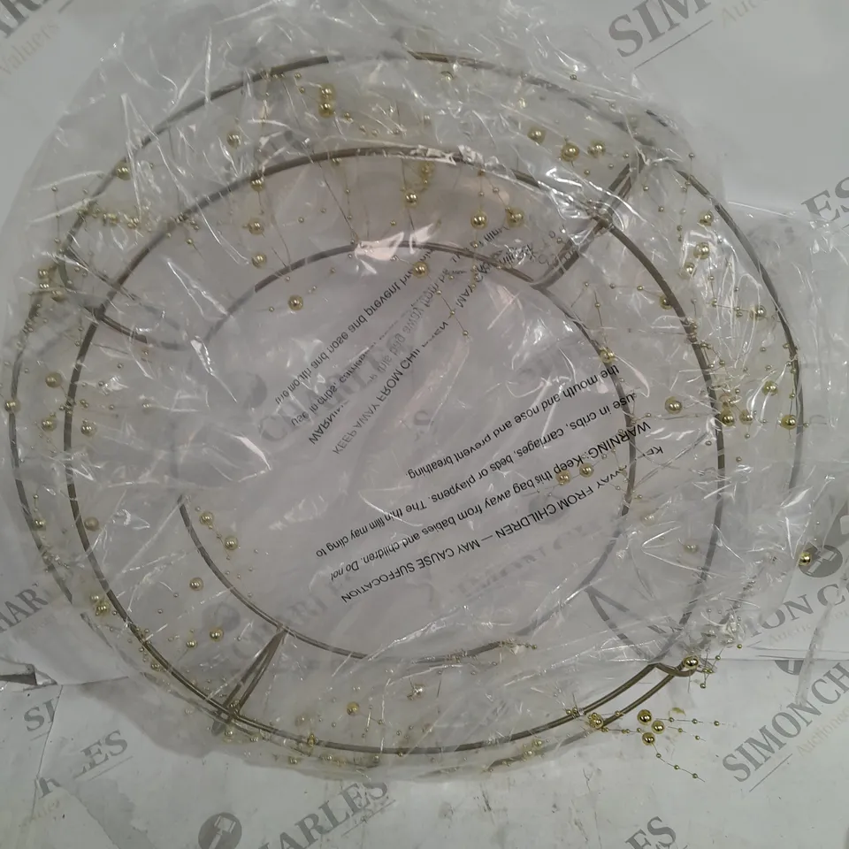 BOXED SARA DAVIES PRE-LIT BEADED WREATH 