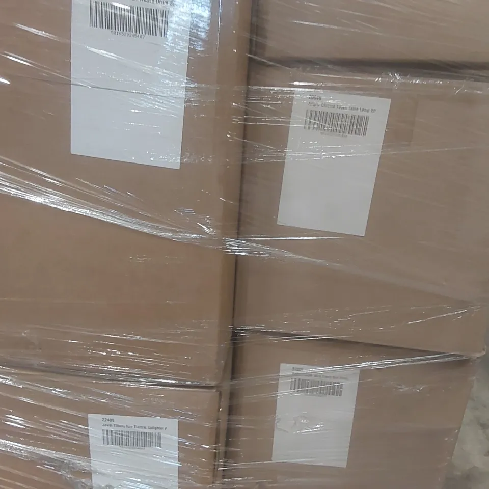 PALLET CONTAINING A VERY LARGE QUANTITY OF ASSORTED DESIGNER LIGHTING PRODUCTS