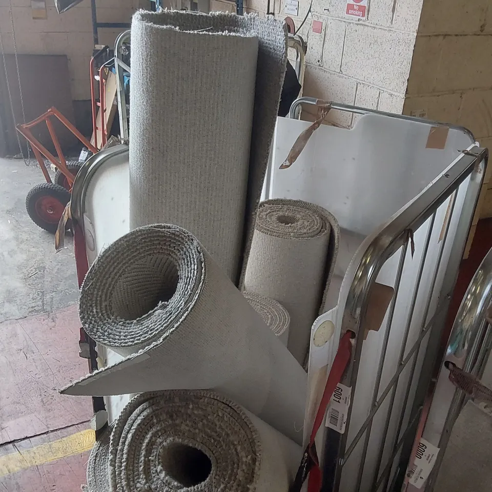 3X CAGES CONTAINING A LARGE ASSORTMENT OF SMALL CARPETS/CARPET CUT-OFFS // CAGES NOT INCLUDED