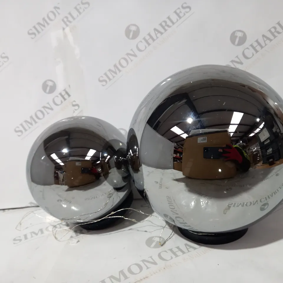 BOXED KELLY HOPPEN SET OF 2 INDOOR OUTDOOR PRELIT GLASS DECOR, REFLECTIVE ORBS