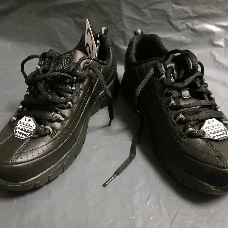 BOXED PAIR OF SKECHERS SHOES IN BLACK UK SIZE 5