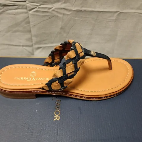 BOXED FAIRFAX & FAVOR WOMEN'S TUSCANY SANDAL – TAN/NAVY LEATHER, UK 5 (EU 38, US 7)