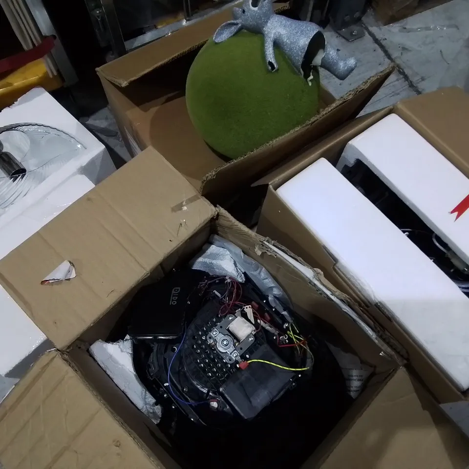 LOT OF ASSORTED ITEMS TO INCLUDE ARTIFICIAL CHRISTMAS TREE, PLASTIC TUBING AND POS STAND
