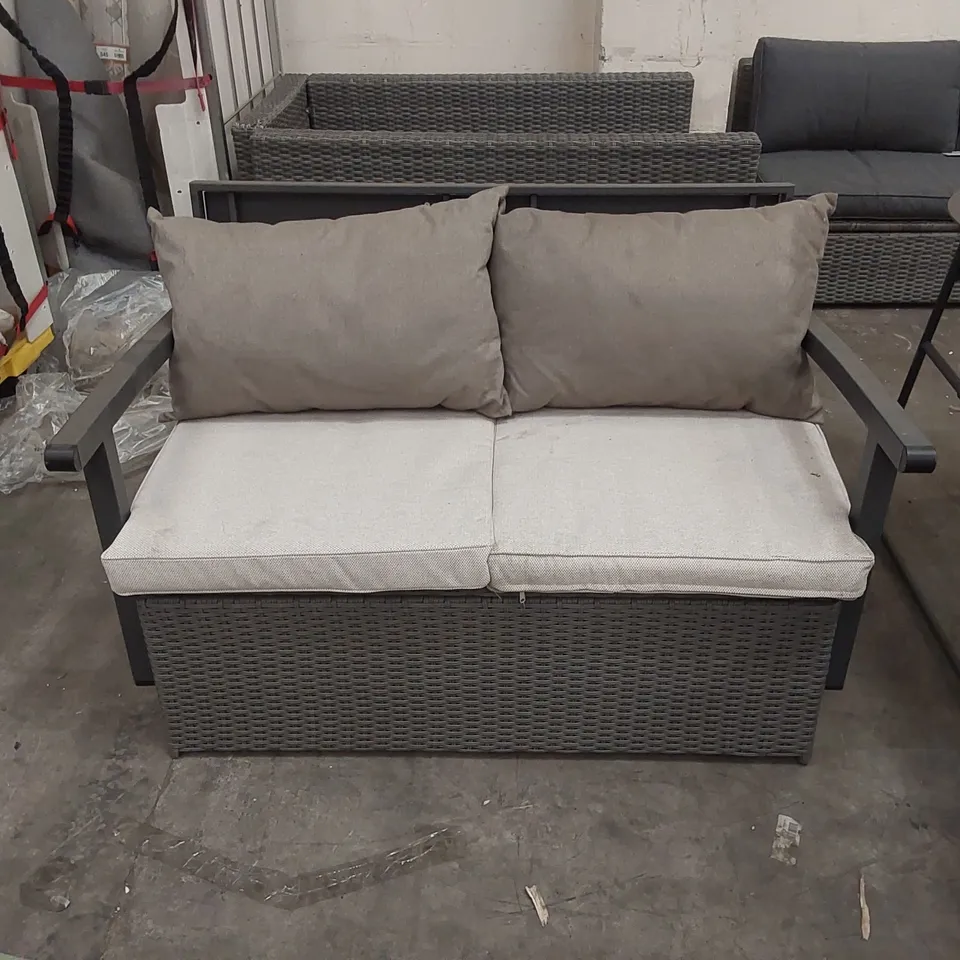MULTIFUNCTIONAL GARDEN STORAGE BENCH 