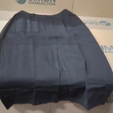 BOXED BRAND NEW APPROXIMATELY 17 JD WILLIAMS PONTE COLUM SKIRT BLACK SIZE 18