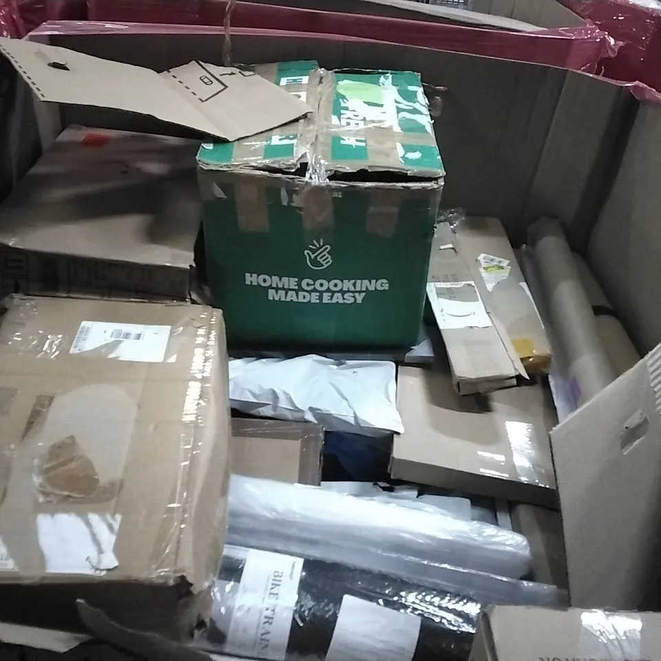 PALLET OF ASSORTED HOUSEHOLD GOODS AND PRODUCTS TO INCLUDE;STEAM CLEANER,DESKTOP,LED MONITOR 