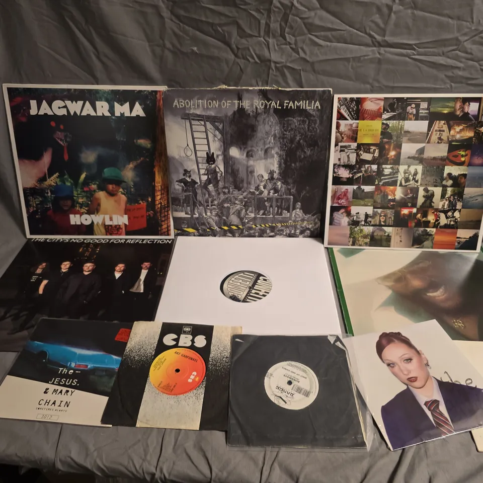 APPROXIMATELY 18 ASSORTED VINYLS TO INCLUDE ARTISTS SUCH AS TEETH OF GLASS, THE BETHS, ANITA DORSON, ETC