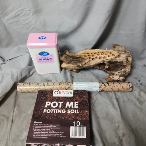 BOX OF APPROXIMATELY 20 ASSORTED HOUSEHOLD ITEMS TO INCLUDE ICING SUGAR TIN, DECORATIVE WOOD AND POTTING SOIL