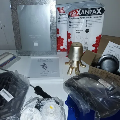 LOT OF ASSORTED HOUSEHOLD ITEMS TO INCLUDE PRESSURE WASHER HOSE, PICTURE FRAMES AND 90MM SHOWER WASTE