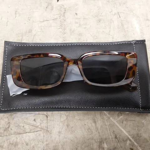 BOXED SQUARE SUNGLASSES IN TORTOISE SHELL
