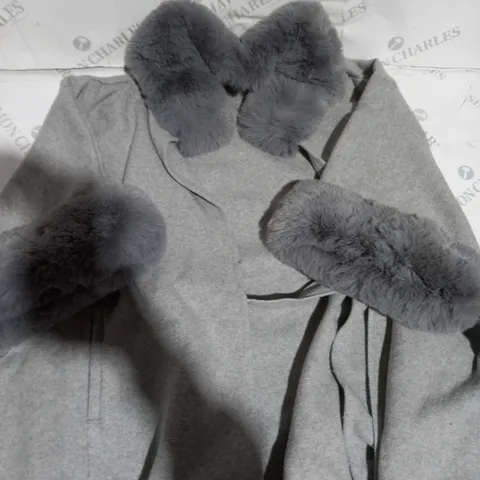 FRANK USHER FUR TRIM CAPE DOVE GREY ONE SIZE