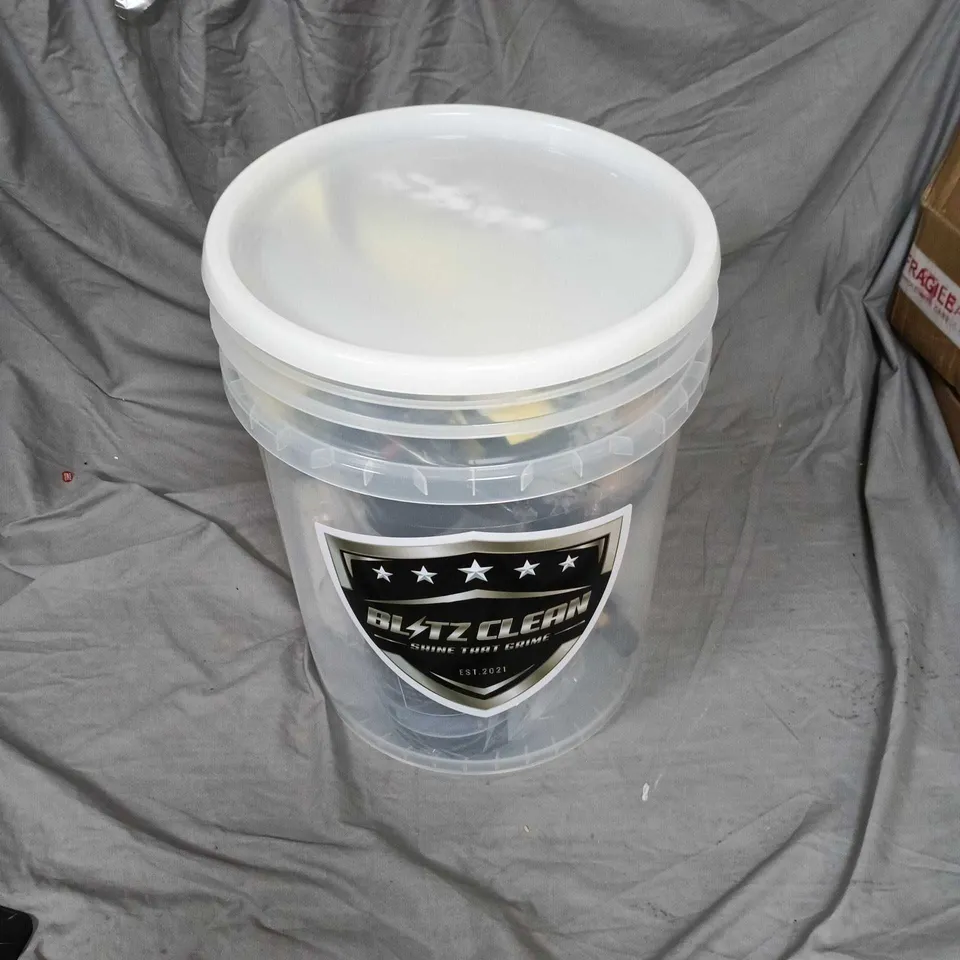BLITZ CLEAN CAR WASH KIT IN BRANDED BUCKET – STAGE 1 PRE-WASH & STAGE 2 SUPER GLOSS WASH