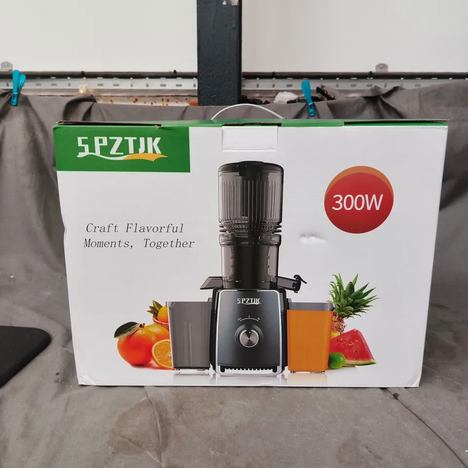 SLOW JUICER MP-802L – BOXED (INCLUDES TWO CUPS)