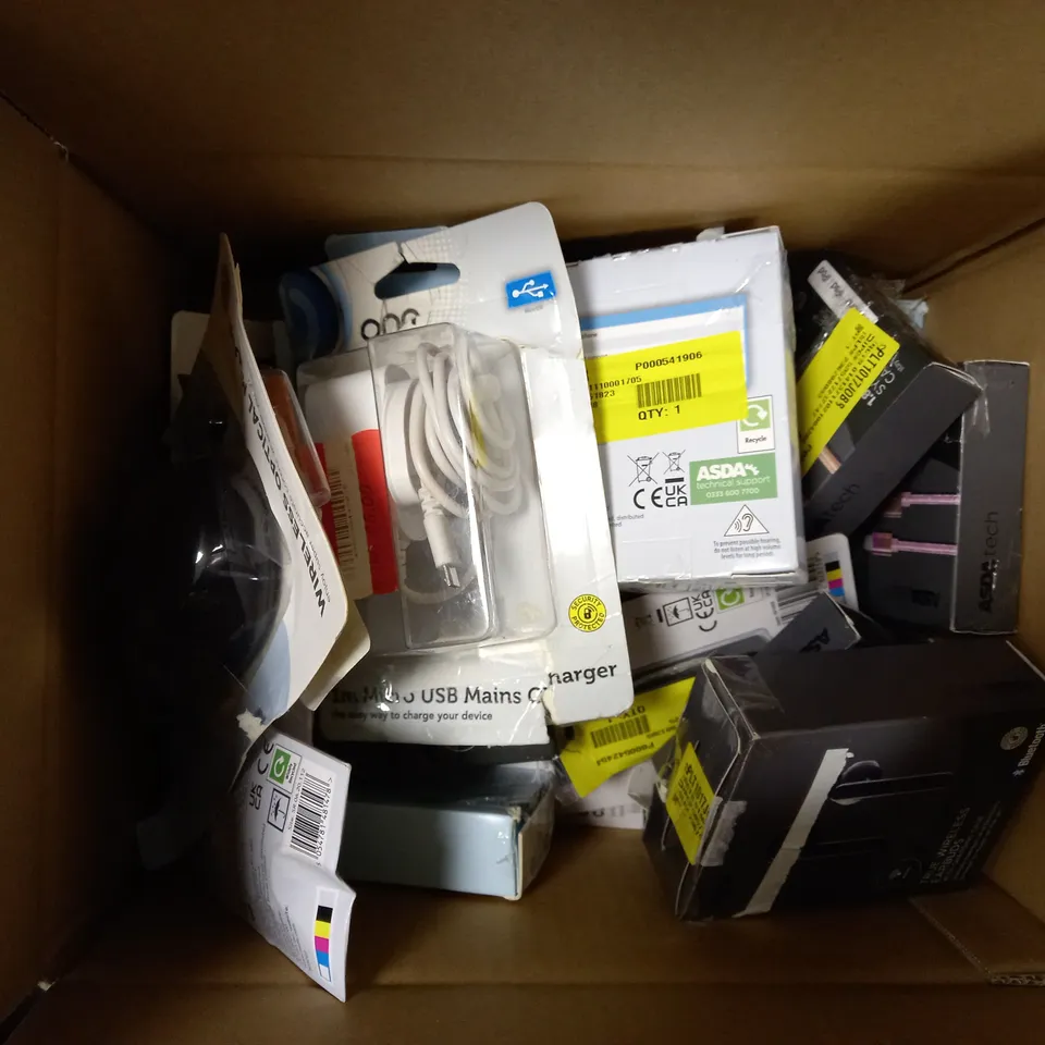 LOT OF APPROXIMATELY 20 ASSORTED ELECTRICALS TO INCLUDE 1M MICRO USB MAINS CHARGER, WIRELESS OPTICAL MOUSE, TRUE WIRELESS EARBUDS WITH CHARGING CASE, ETC