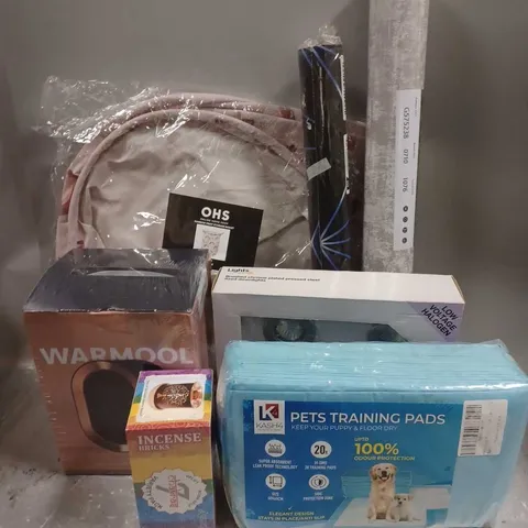 LARGE BOX OF APPROXIMATELY 12 ASSORTED HOUSEHOLD ITEMS TO INCLUDE - PET TRAINING PADS - RAINBOW PRINT STORAGE BASKET - B&Q STEEL FIXED DOWNLIGHTS - ETC