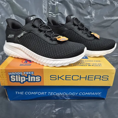 BOXED PAIR OF SKECHERS BOB SQUAD TRAINERS IN BLACK SIZE 5