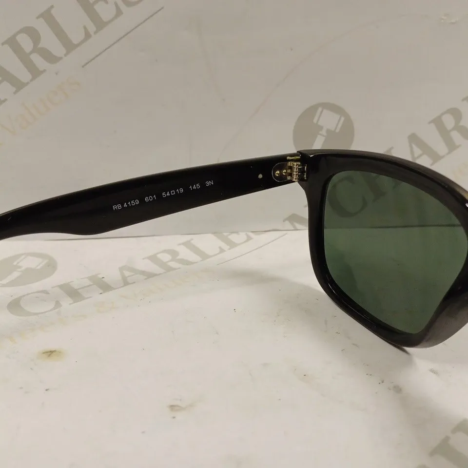 BOXED RAY-BAN RB4159 BLACK SUNGLASSES WITH DARK GREEN LENSES & CASE