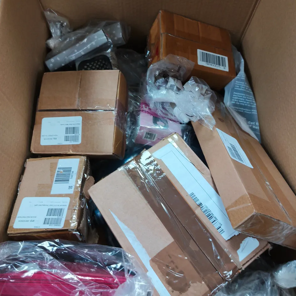 APPROXIMATELY 15 ASSORTED HOUSEHOLD PRODUCTS TO INCLUDE HAIR BRUSHES, LID REMOVER, CAMPING LIGHT STANDS ETC 