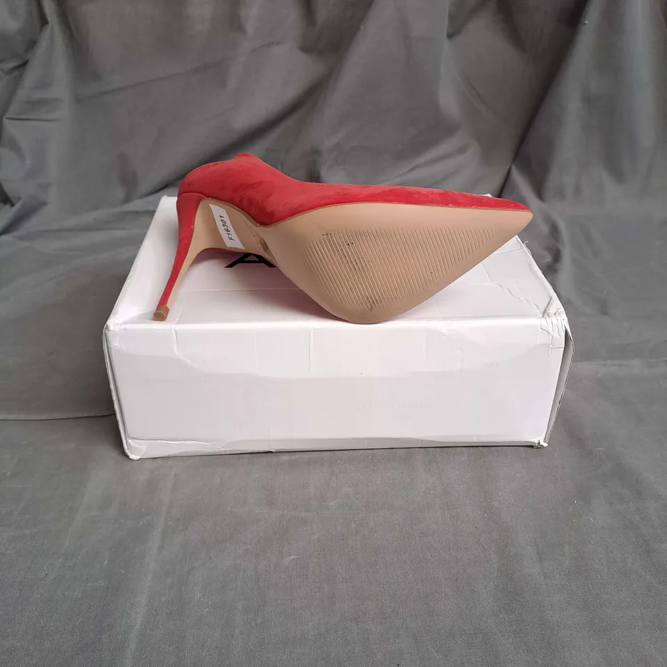 BOXED PAIR OF ALDO CASSEDY HEELS IN RED SIZE 5