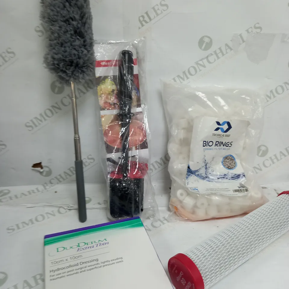 BOX OF APPROXIMATELY 10 ASSORTED ITEMS TO INCLUDE - DUSTER, BIO RINGS, HYDROCOLLOID DRESSING ETC