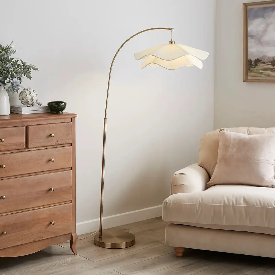 BOXED PETAL SHADE FLOOR LAMP